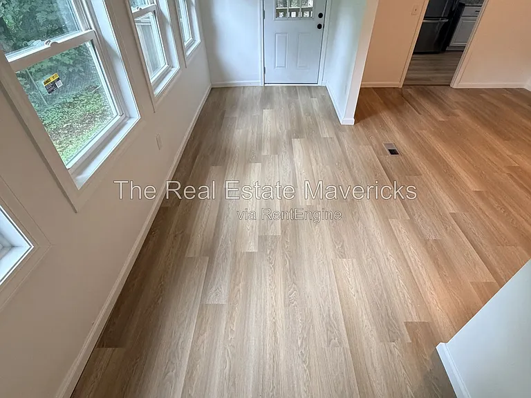 128 Phillips Hollow Rd — Photo 8