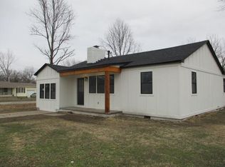 1934 F St NW, Miami, OK 74354