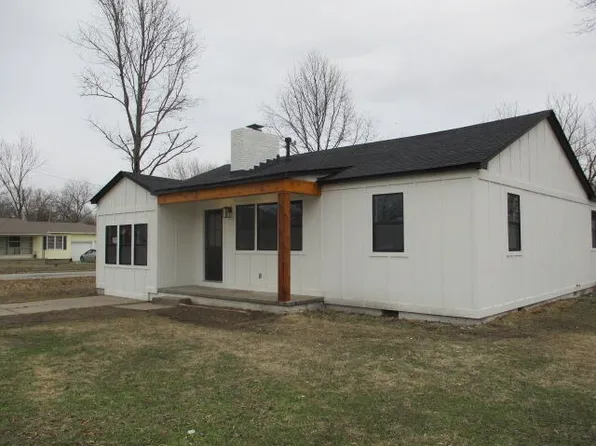 1934 F St NW, Miami, OK 74354