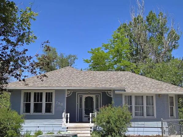 738 Clark St, Thermopolis, WY 82443