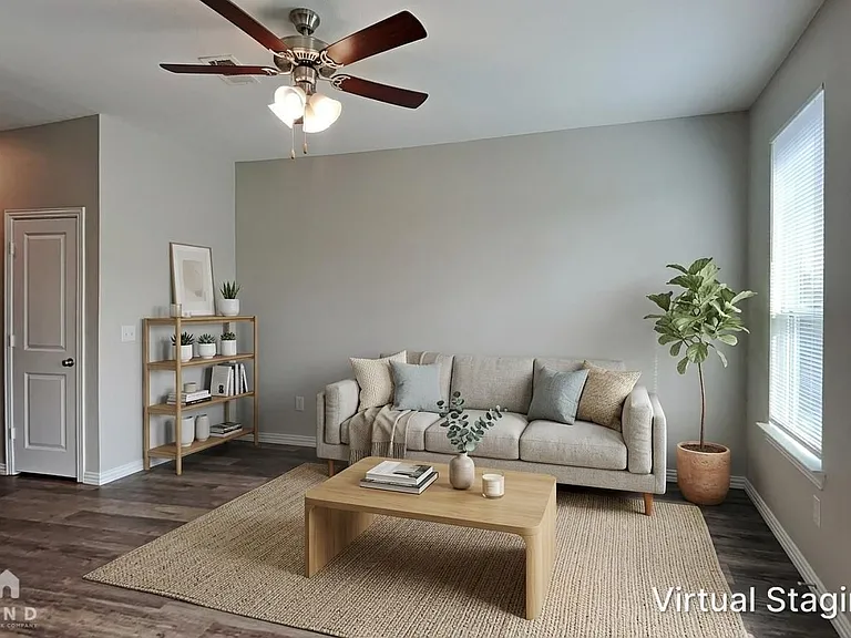 3263 Karen St — Photo 2