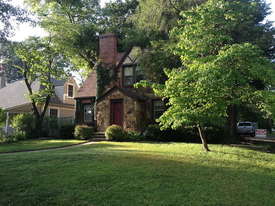 2nd image of 635 E Cozy St