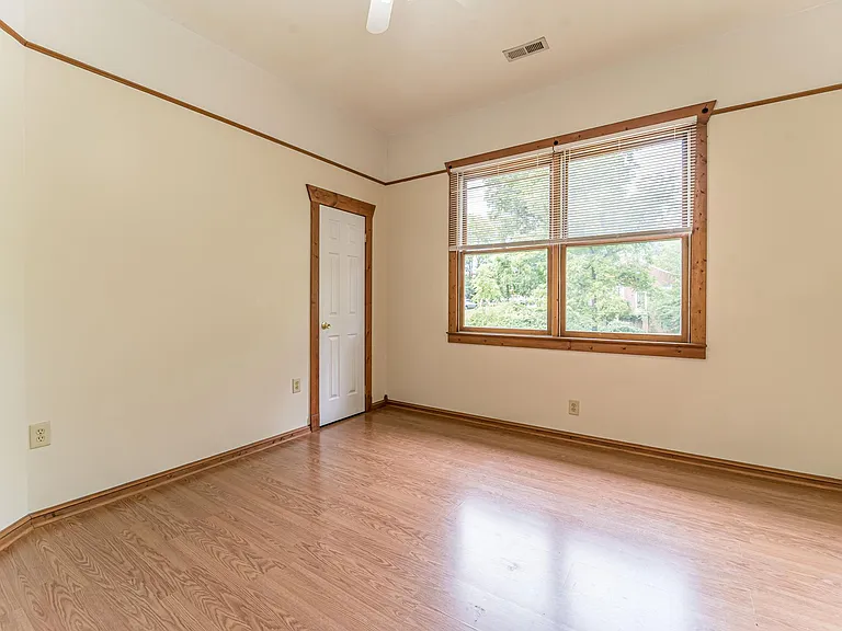 801 Phillips Ave #2 — Photo 6