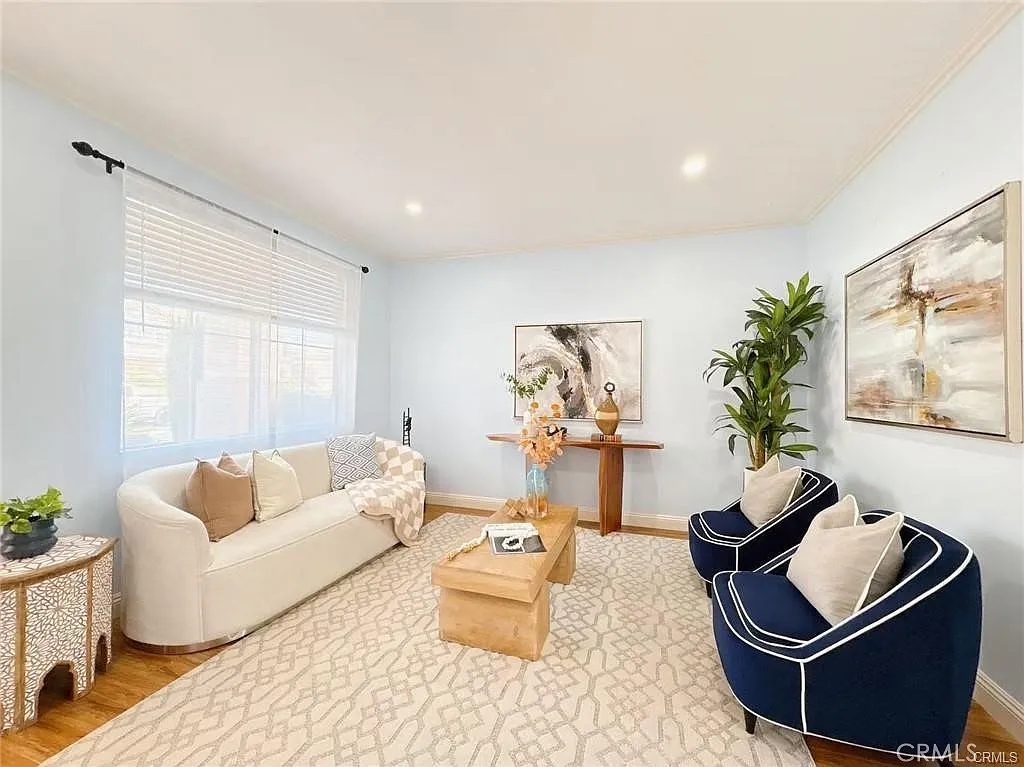 3 bed, 2.5 bath, 1755 sqft, $3,600 — Photo 2