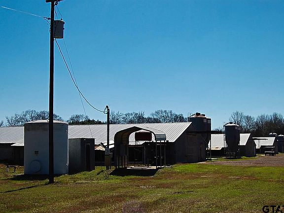 4th image of 4607 County Road 1342 #43