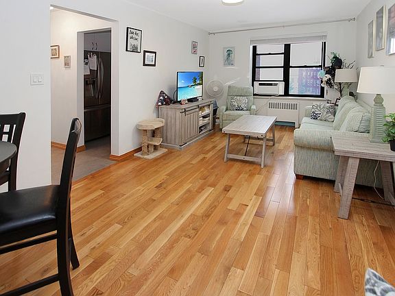 2nd image of 2721 Kings Hwy APT 5G