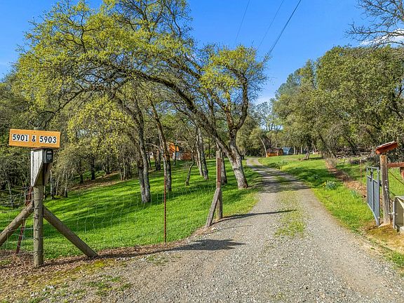 3rd image of 5901 Cerrito Rd