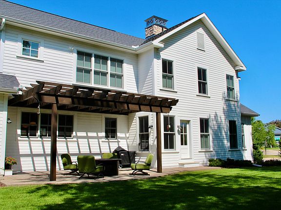 2nd image of 1017 Fox Knoll Dr SW