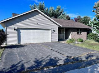 1506 Golden Meadow St, Wausau, WI 54401