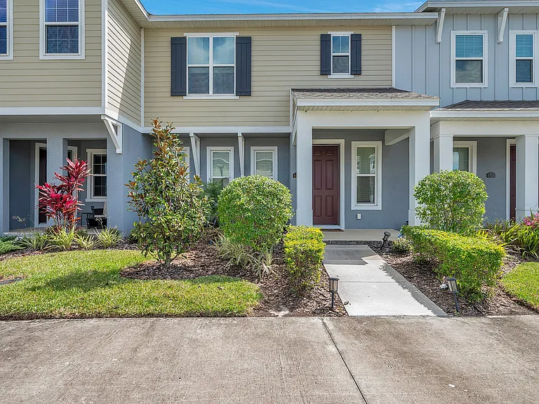 4966 Avalon Park Blvd — Photo 1