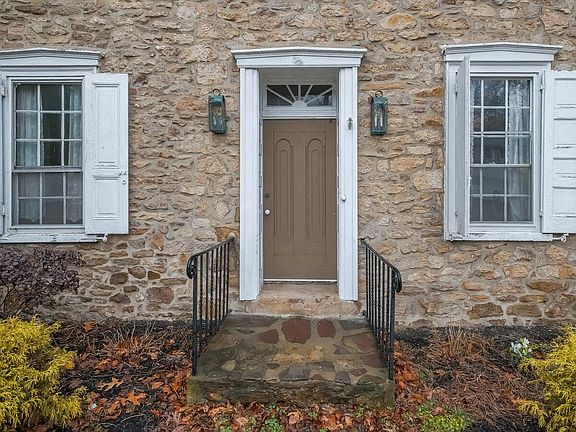 4th image of 2954 Mill Rd