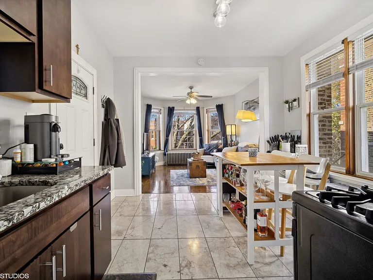 2439 N Harding Ave #2F — Photo 9