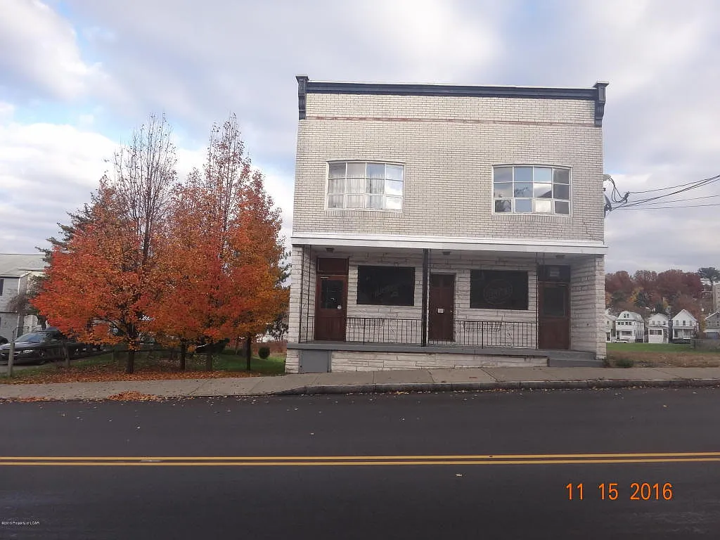 196 Hazle St photo 1