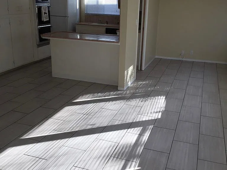 48 Tampa Dr — Photo 8