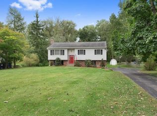 727 Union Valley Rd, Mahopac, NY 10541