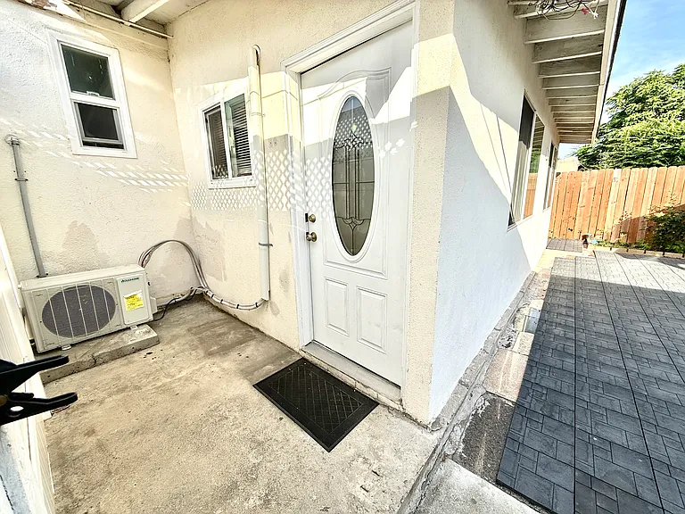 11442 Lee Ln #A — Photo 4