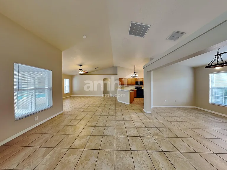 10222 Summer Elm Ave — Photo 5