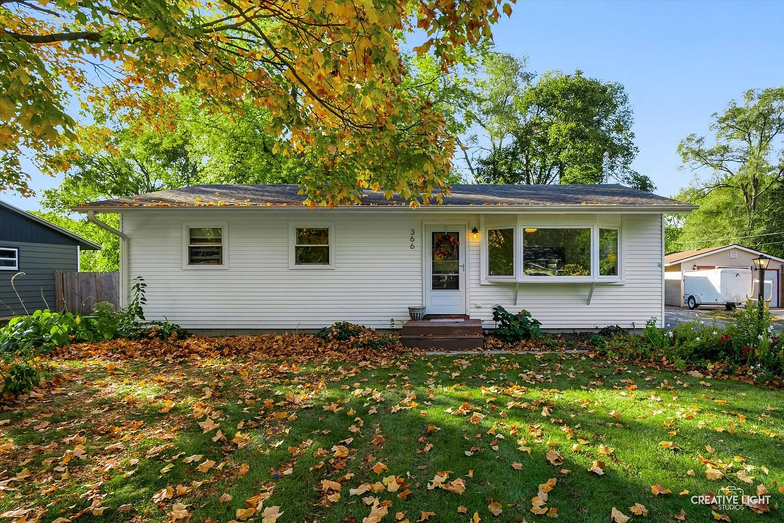 366 Davis Rd photo 1