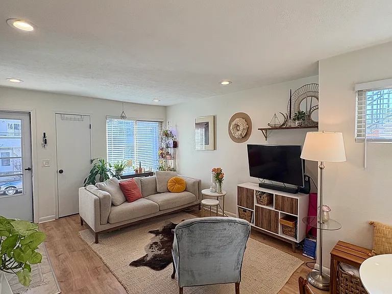 1820 Newland Ct #100 — Photo 3