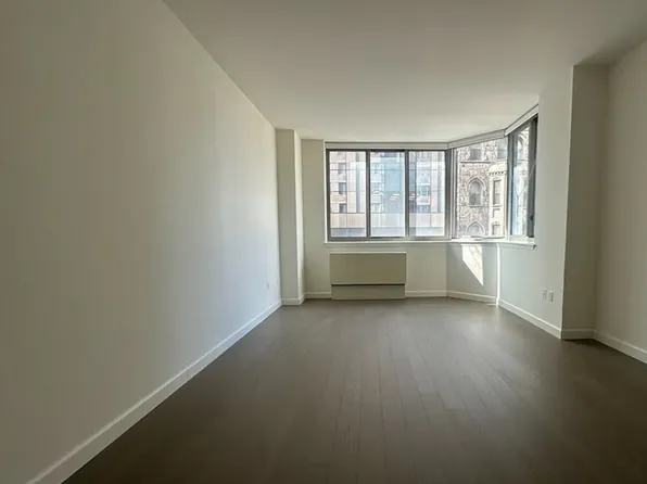 561 10th Avenue image 1 of 36