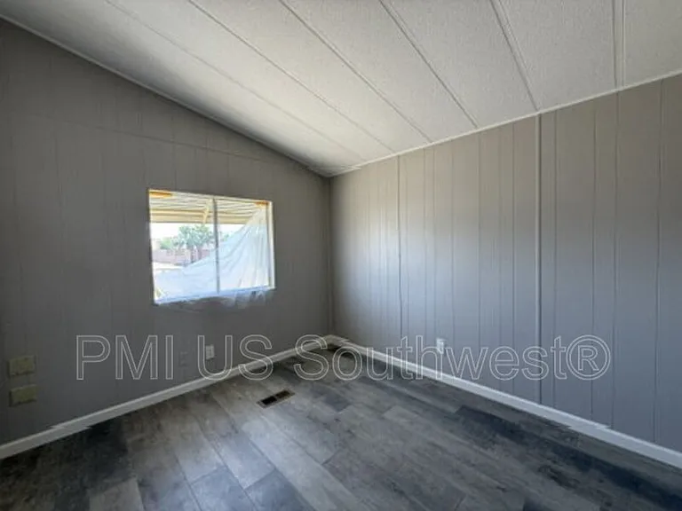 1066 Mobile Ln — Photo 8