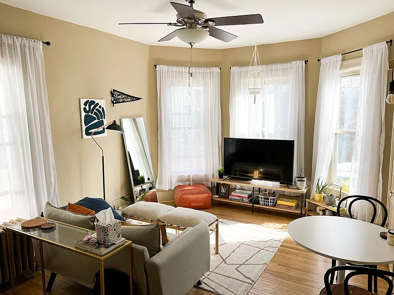 577 Richmond Ave #7 — Photo 5