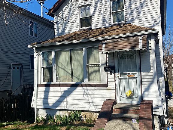 3rd image of 12023 Marsden St