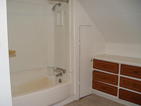 4th image of 483 5th Avenue East N