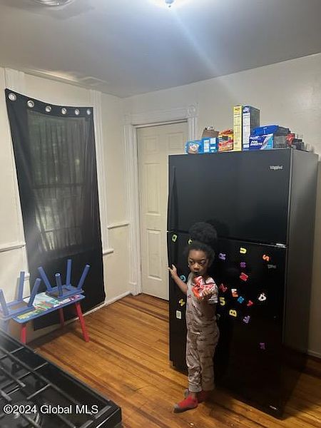 5th image of 331 1st St