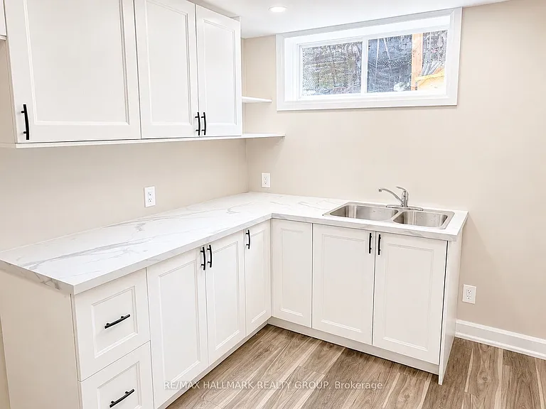 1926 Celeste Way — Photo 10