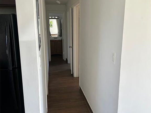 5th image of 904 NE 12th Ave #1