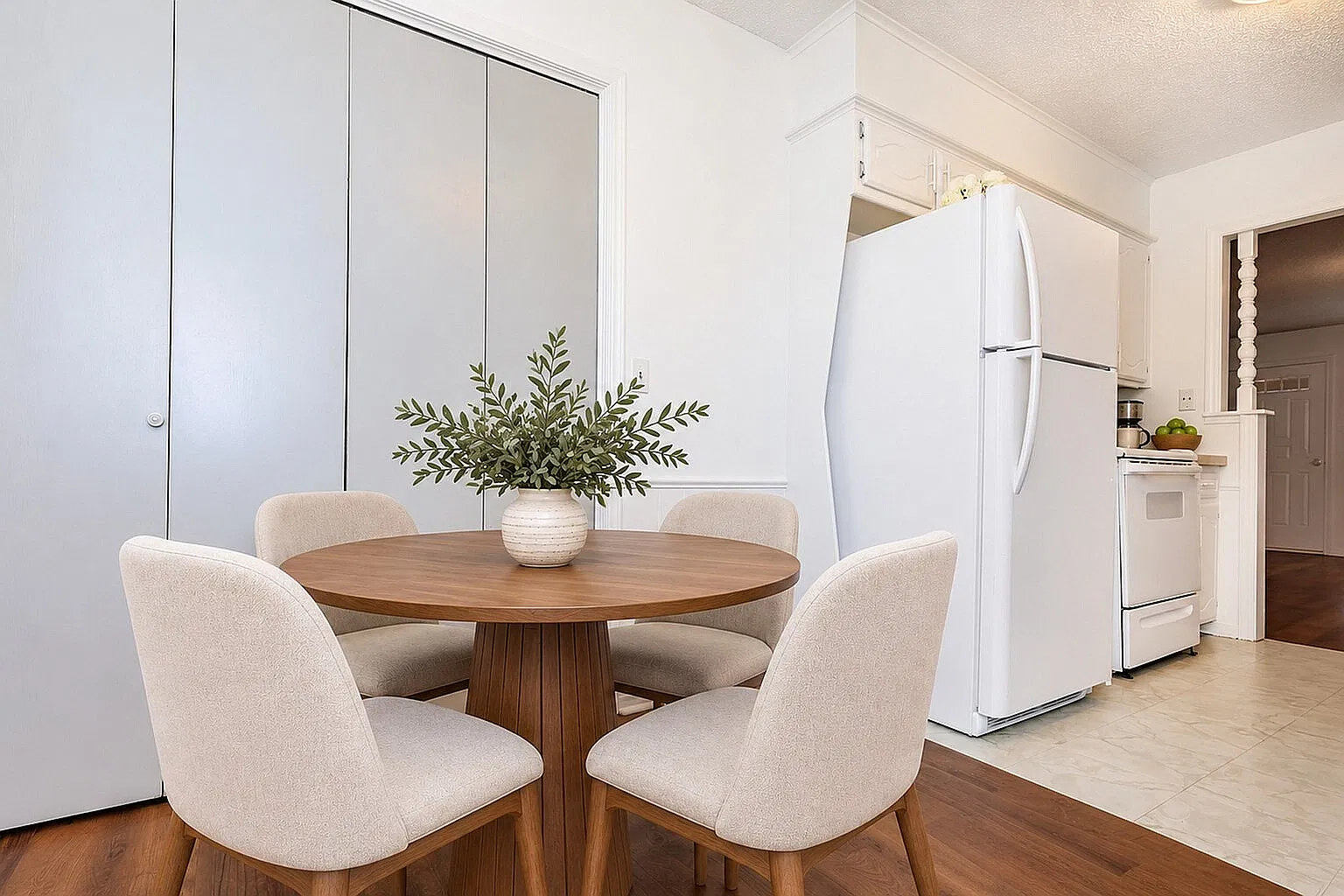 Coronado Apartments — Photo 4