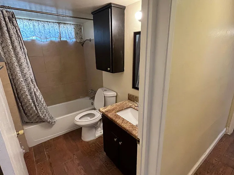 4225 Estrella Ave #6 — Photo 29
