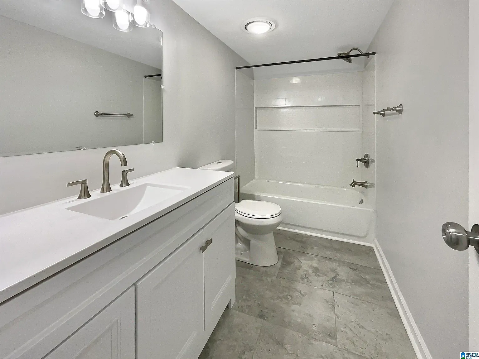 2052 Montreat Cir — Photo 4