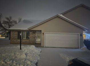 6 Century Ct, Appleton, WI 54914