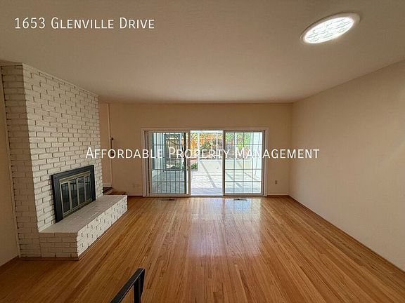 3rd image of 1653 Glenville Dr