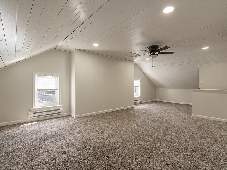 51 W Fairview St — Photo 20