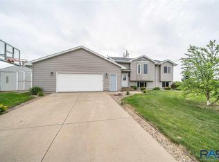 6020 S Galway Ave, Sioux Falls, SD 57106
