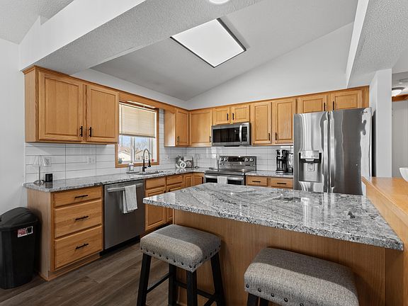 5th image of 905 3rd St NW