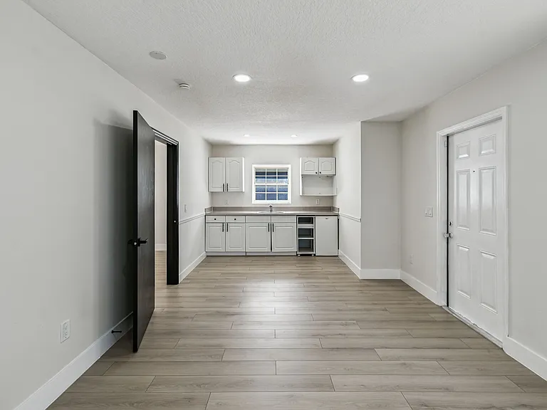 362 Caribbean Dr #A — Photo 2