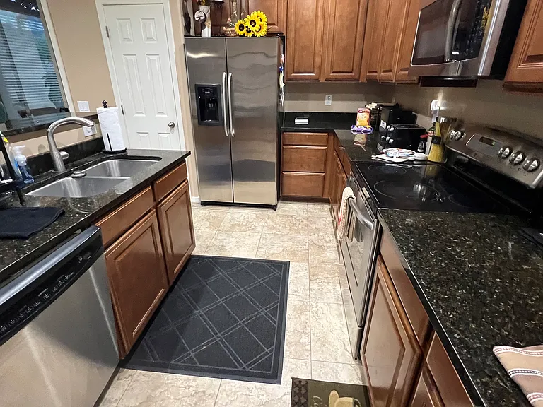 5438 W Straight Arrow Ln — Photo 4