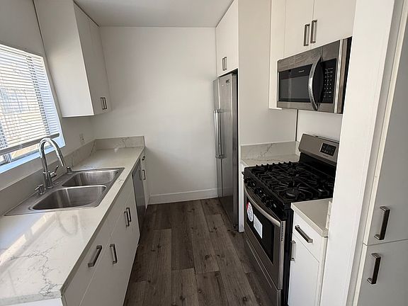 3rd image of 6922 Hazeltine Ave APT 4