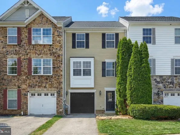 729 Blossom Dr, Hanover, PA 17331