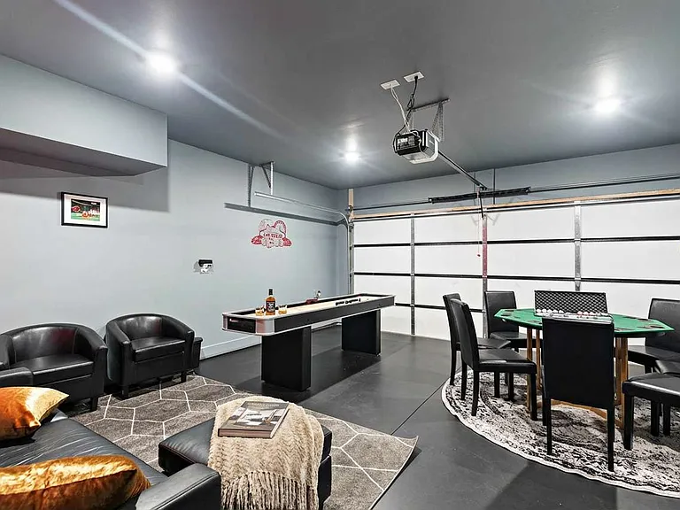 Building's Lounge