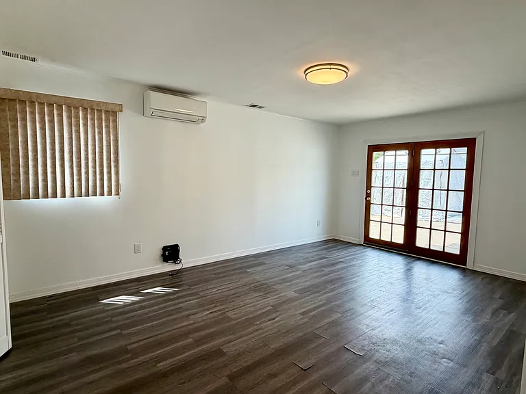 162 Woodbine Ave #1 — Photo 4