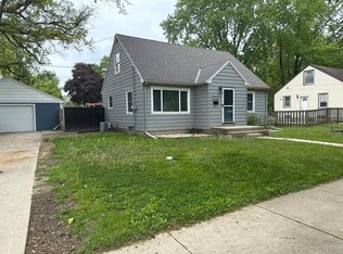 5521 W Green Tree Rd, Milwaukee, WI 53223