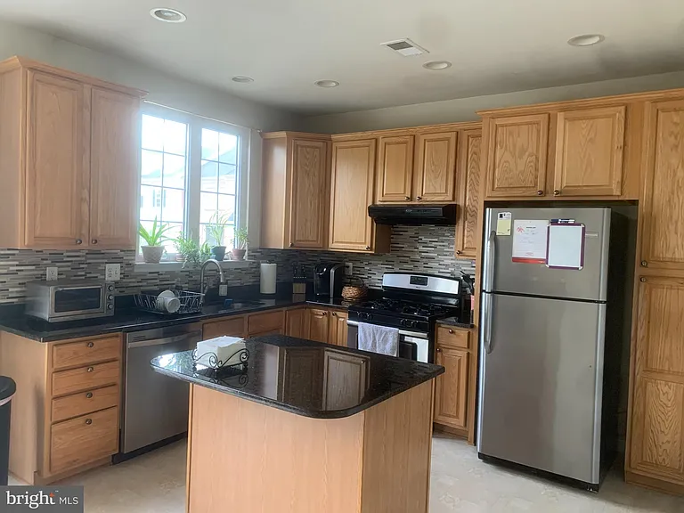 24706 Kings Canyon Sq — Photo 3