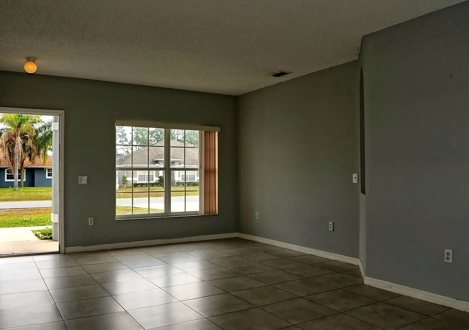 Huge 3/2 House For Rent in Kissimmee Available Now! — Photo 2