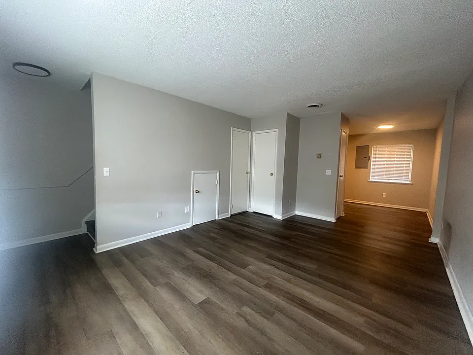 1045 Waring St #1045