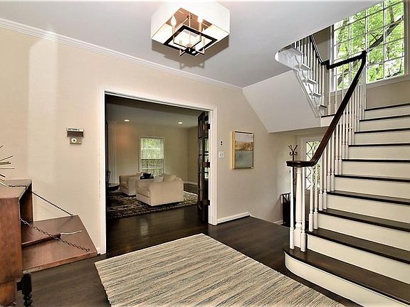 4th image of 15925 Shaker Blvd